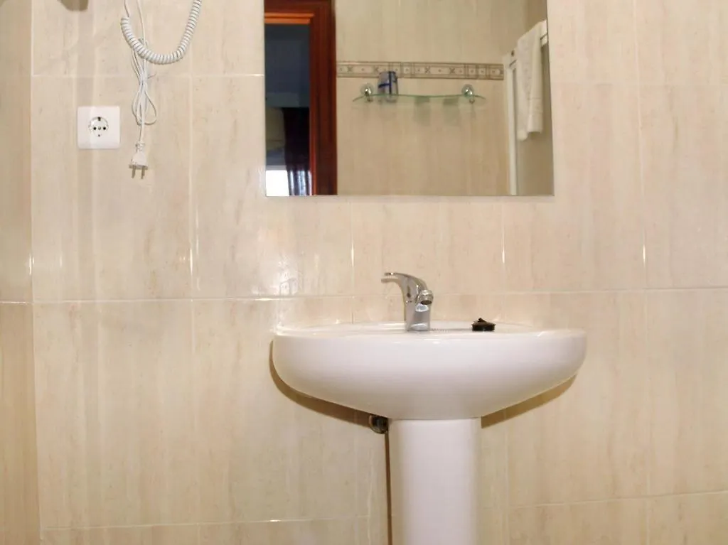 ** בית הארחה טורה דל מאר Hostal Don Juan ספרד